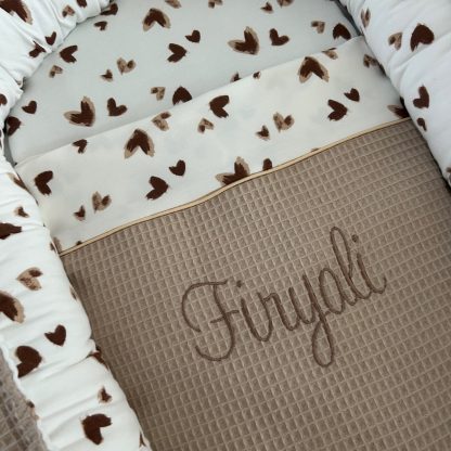CUSTOM MADE babynestje LUXE beige hartjes - Afbeelding 4