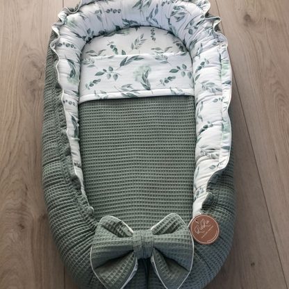 DIRECT OP VOORRAAD – babynestje Luxe saphiregreen wafelstofje en eucalyptusprintje