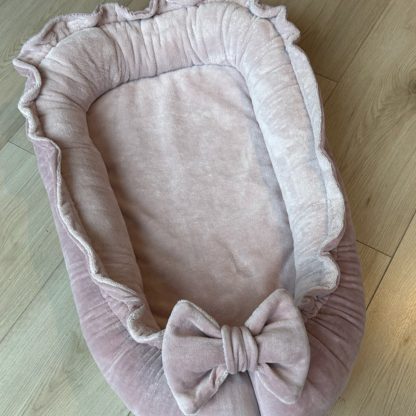 CUSTOM MADE babynestje OUDROZE velvet en binnenzijde BAMBOO WELLNESS