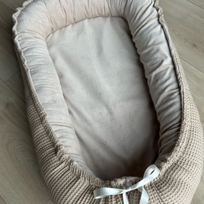 CUSTOM MADE babynestje velvet binnenzijde en wafel buitenzijde kleur naar keuze