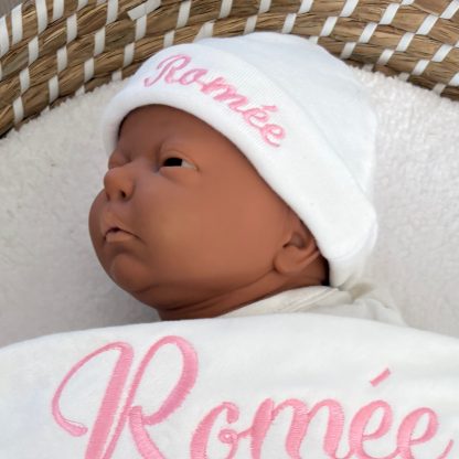 Newborn babymutsje wit