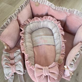 STEL ZELF SAMEN boxset Velvet LINA nude roze en beige - Boxkleed, Boxrand, 3 strikken en een Babynestje