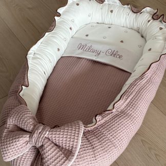 CUSTOM MADE babynestje LUXE in rosé goud/brons hartjes