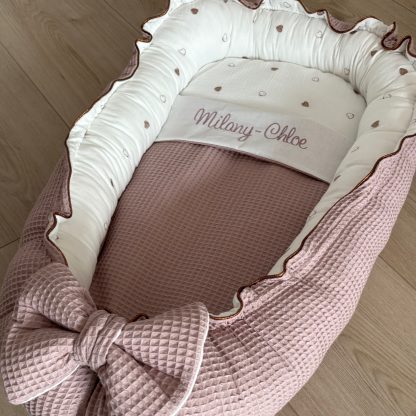 CUSTOM MADE babynestje LUXE in rosé goud/brons hartjes