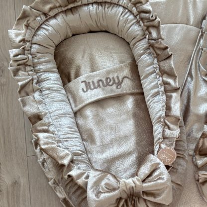 CUSTOM MADE babynestje geheel Goud in goud croco MET ROEZEL