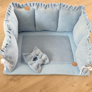 BOXAANKLEDING van blauw velvet in combinatie met wafelstof BOXSET JOAS