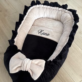 CUSTOM MADE Babynestje met roezels in ZWART velvet - kleur binnenzijde naar keuze