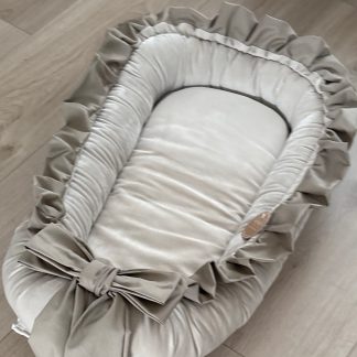 CUSTOM MADE babynestje beige Holland velvet en taupe roezel