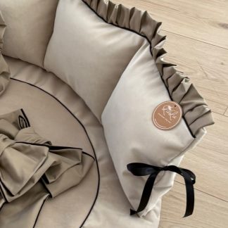 Boxrand Holland Velvet gevuld met zwart randje en taupe roezels
