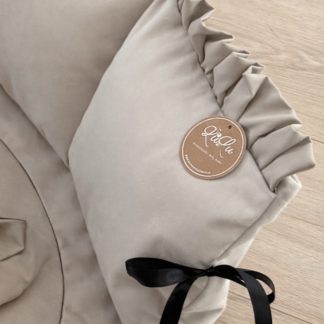 Boxrand Holland Velvet gevuld met taupe roezels