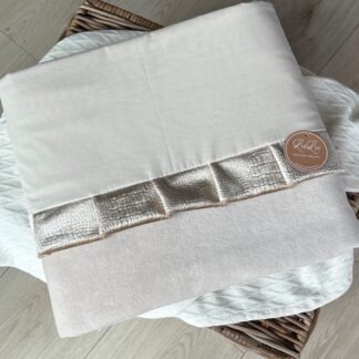 Ledikantdeken Beige Nicky met goud croco roezel
