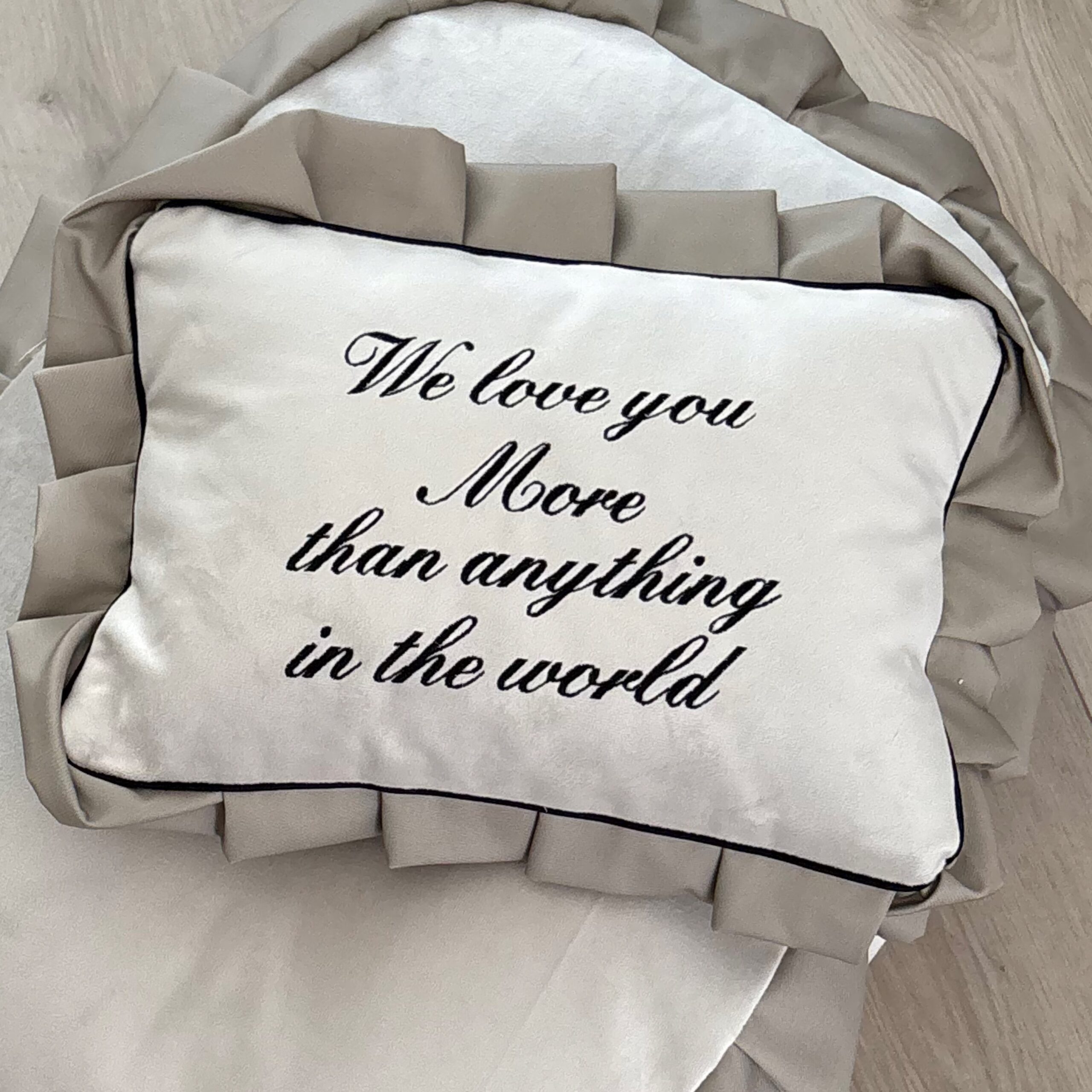 kussentje - Holland velvet beige - We love you more than anything in the world